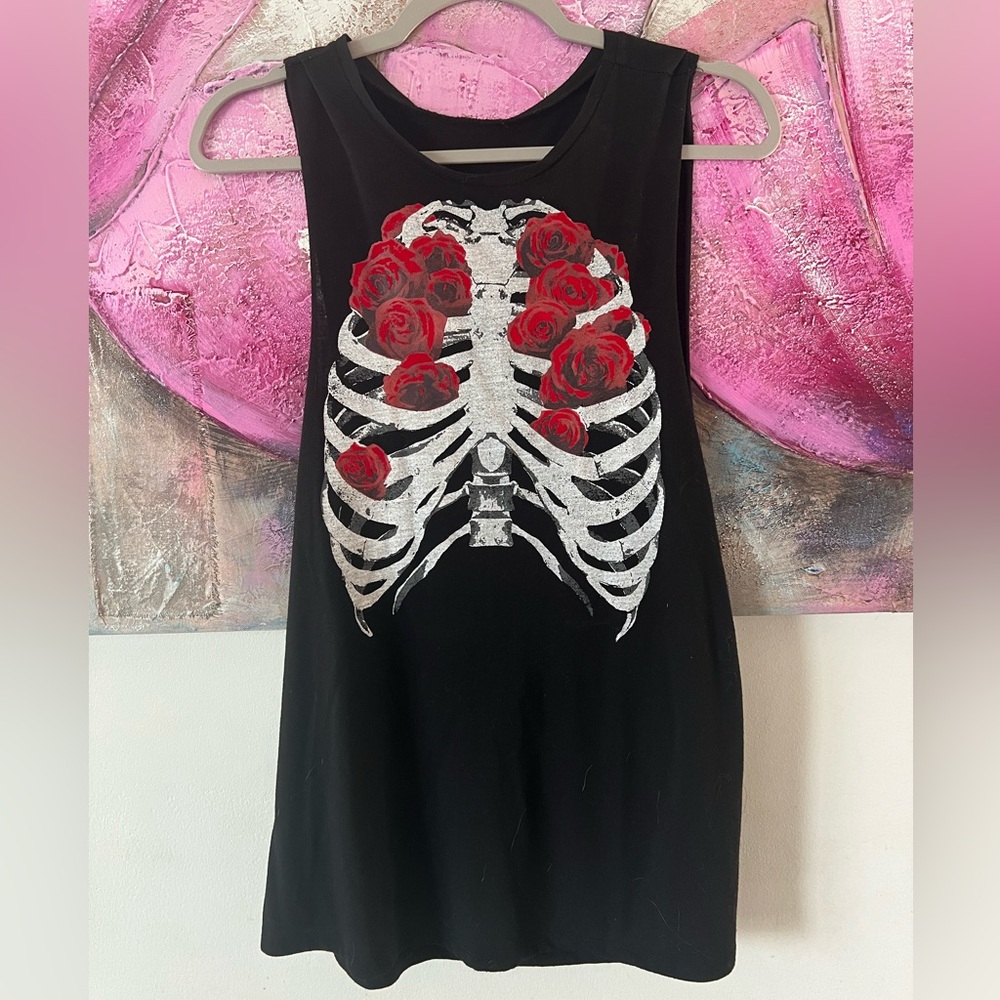 Women’s Skull Back Cutout Tank Top